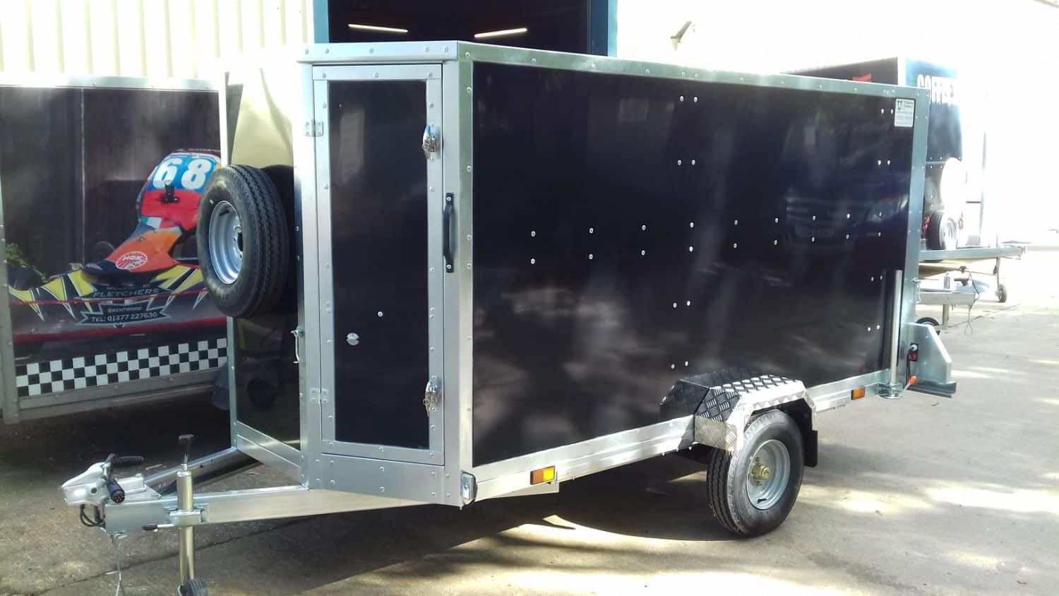 Tickners GP955 Shaped Front