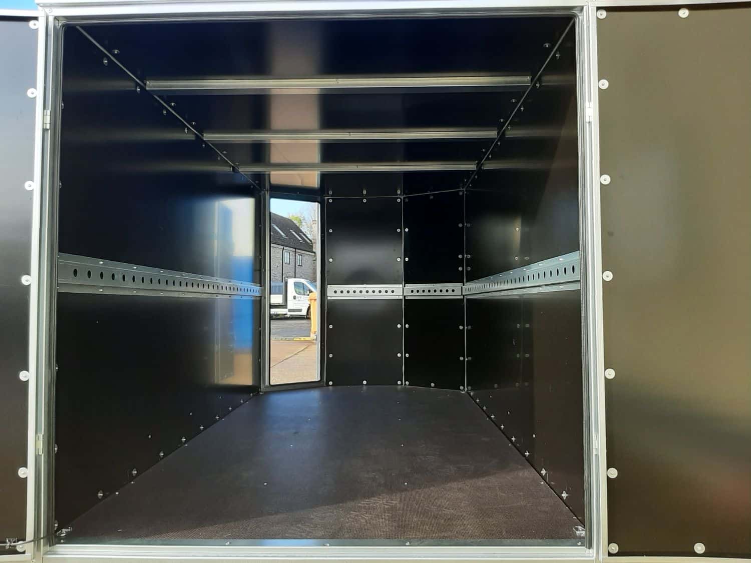 Tickners GB955 Kart Trailer - New, Black - Image 3
