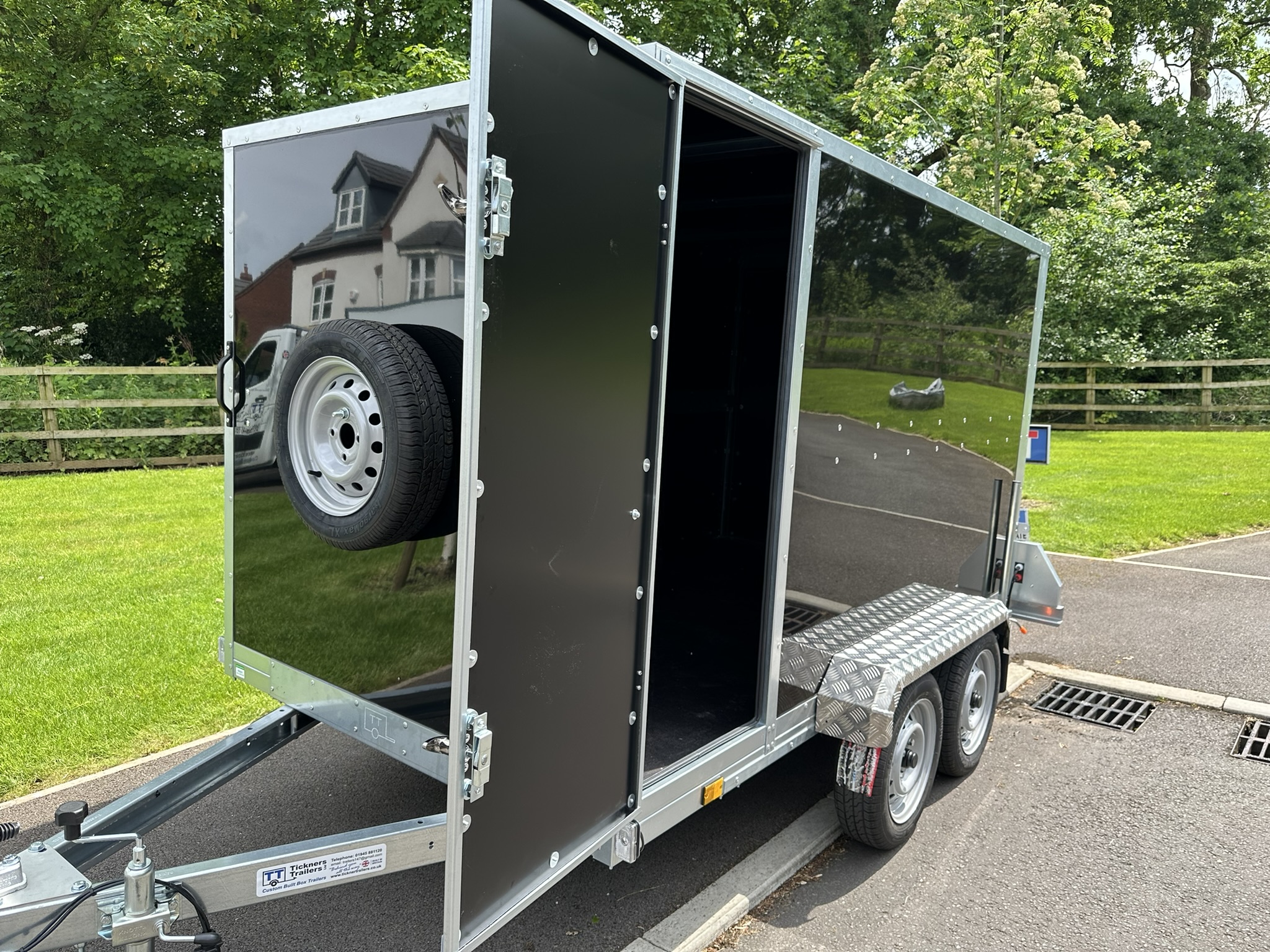 GT955 Trailer with side door (5)