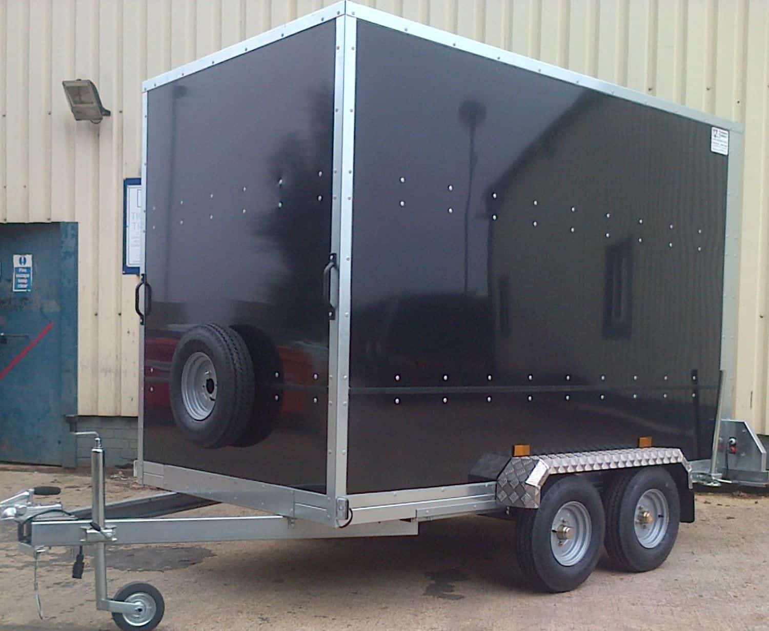 Tickners GT956 Box Trailer - Twin axle, unbraked, black