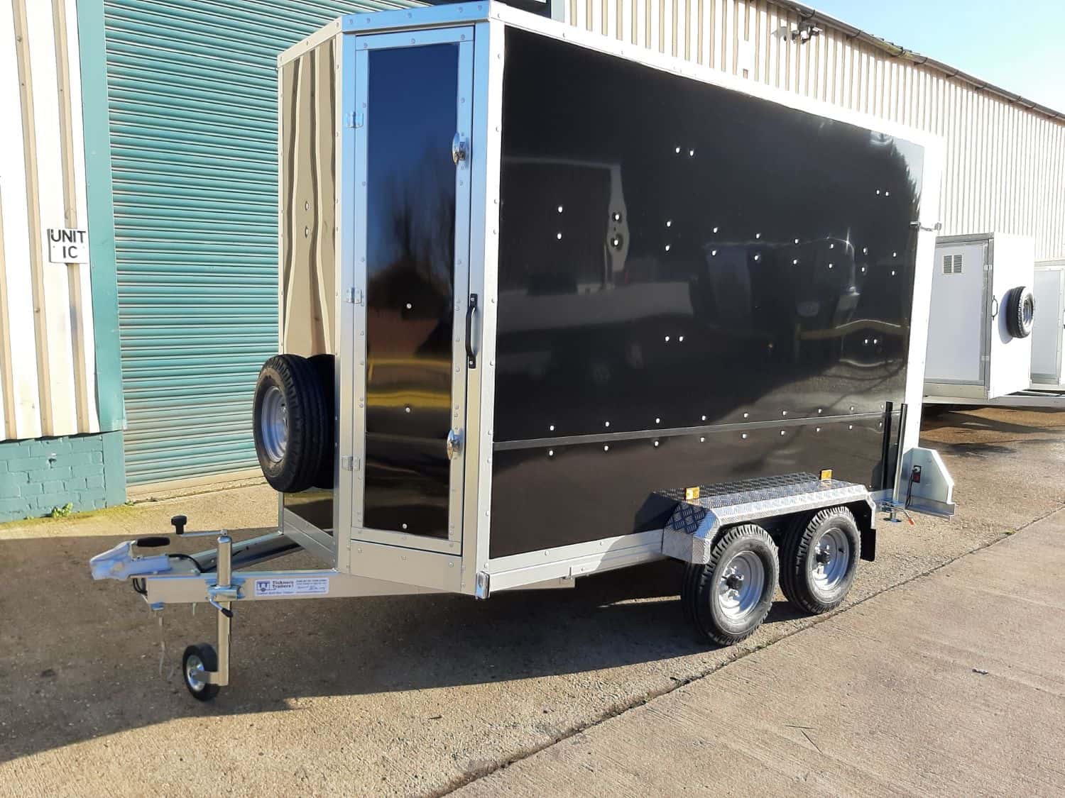 Tickners GT956 Box Trailer - Twin axle, unbraked, black
